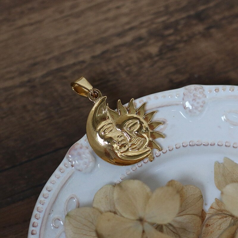 MODAGIRL Handmade Women's Gold Plated Heart Pendant Stainless Steel Necklace Pendants Jewelry Making without Chain Necklace